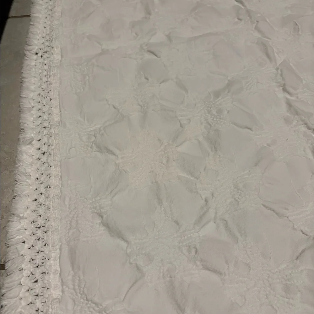 Serena & Lily Twin Comforter White Embroidered